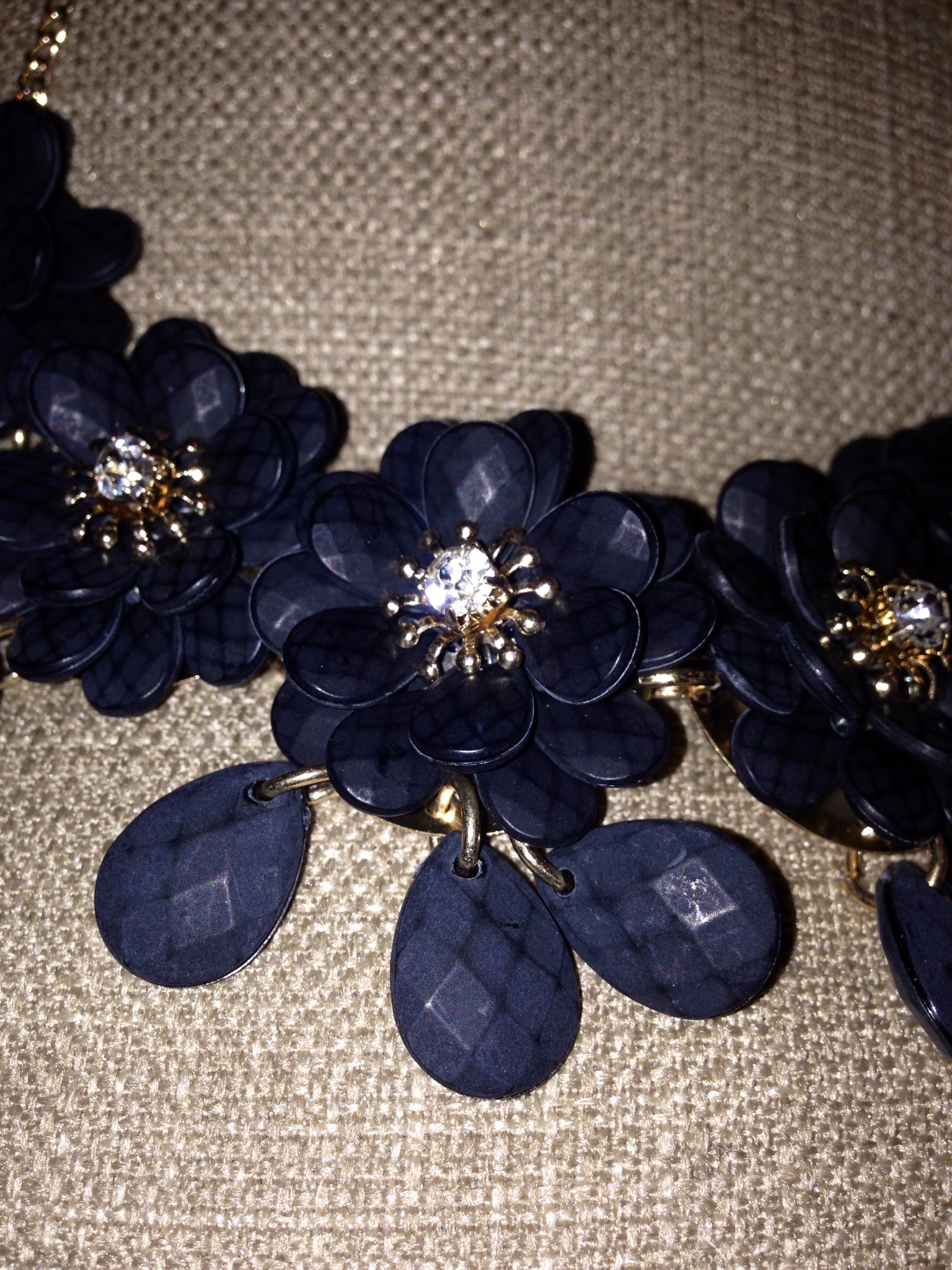 Flower Necklace on Luulla